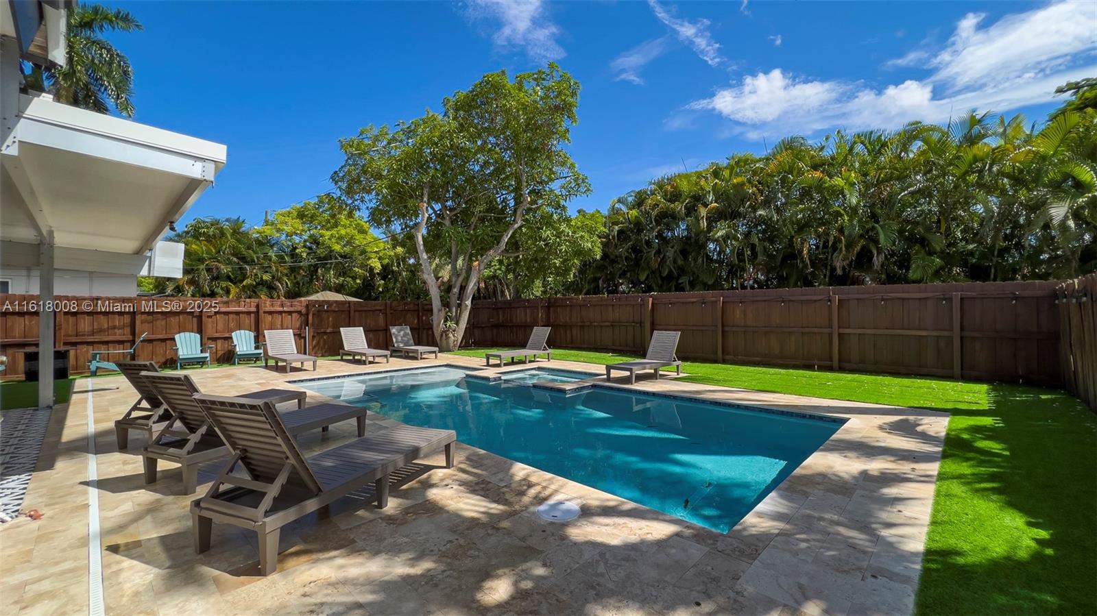 HOLLYWOOD LAKES SEC - Residential