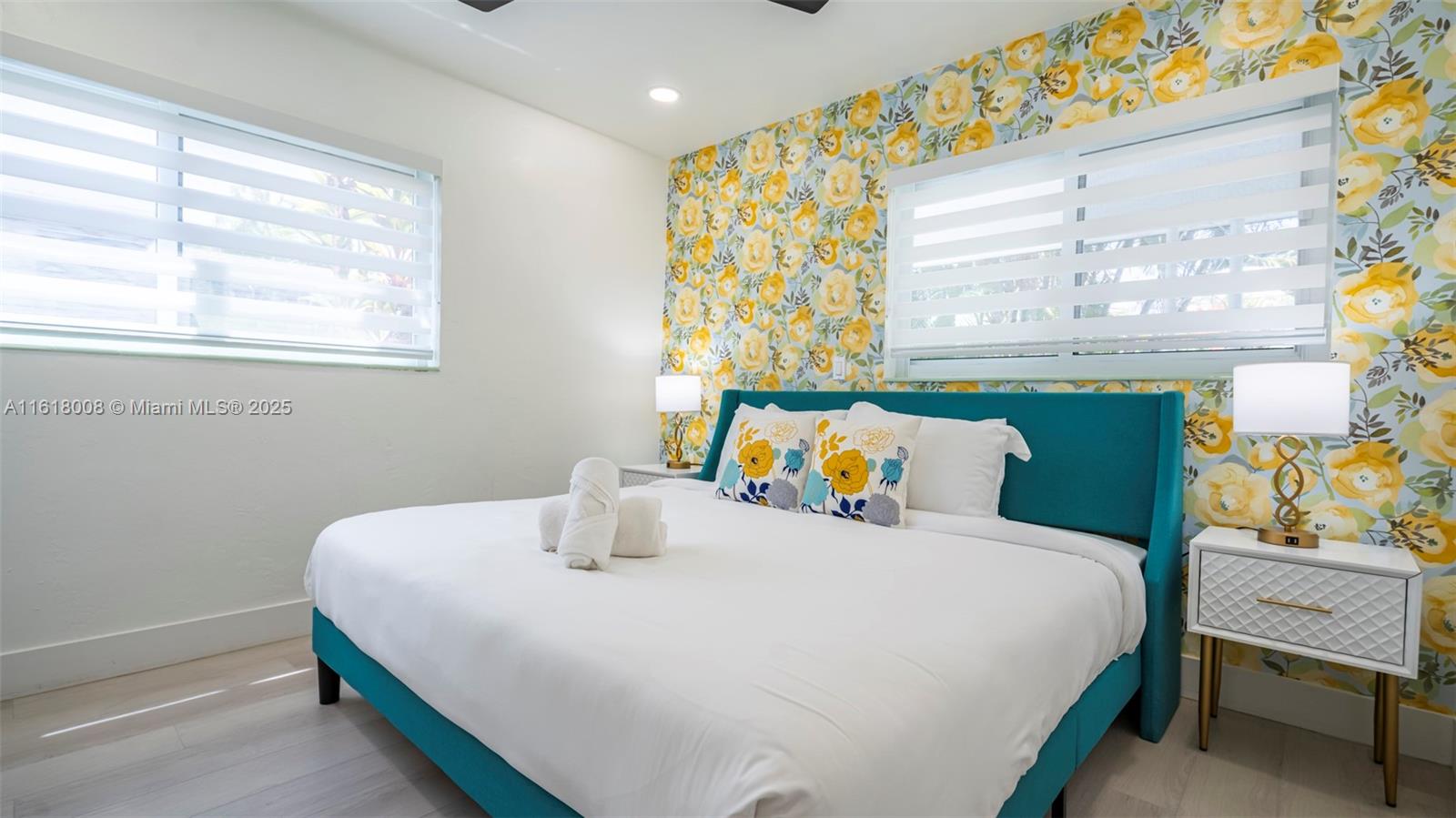 HOLLYWOOD LAKES SEC - Residential