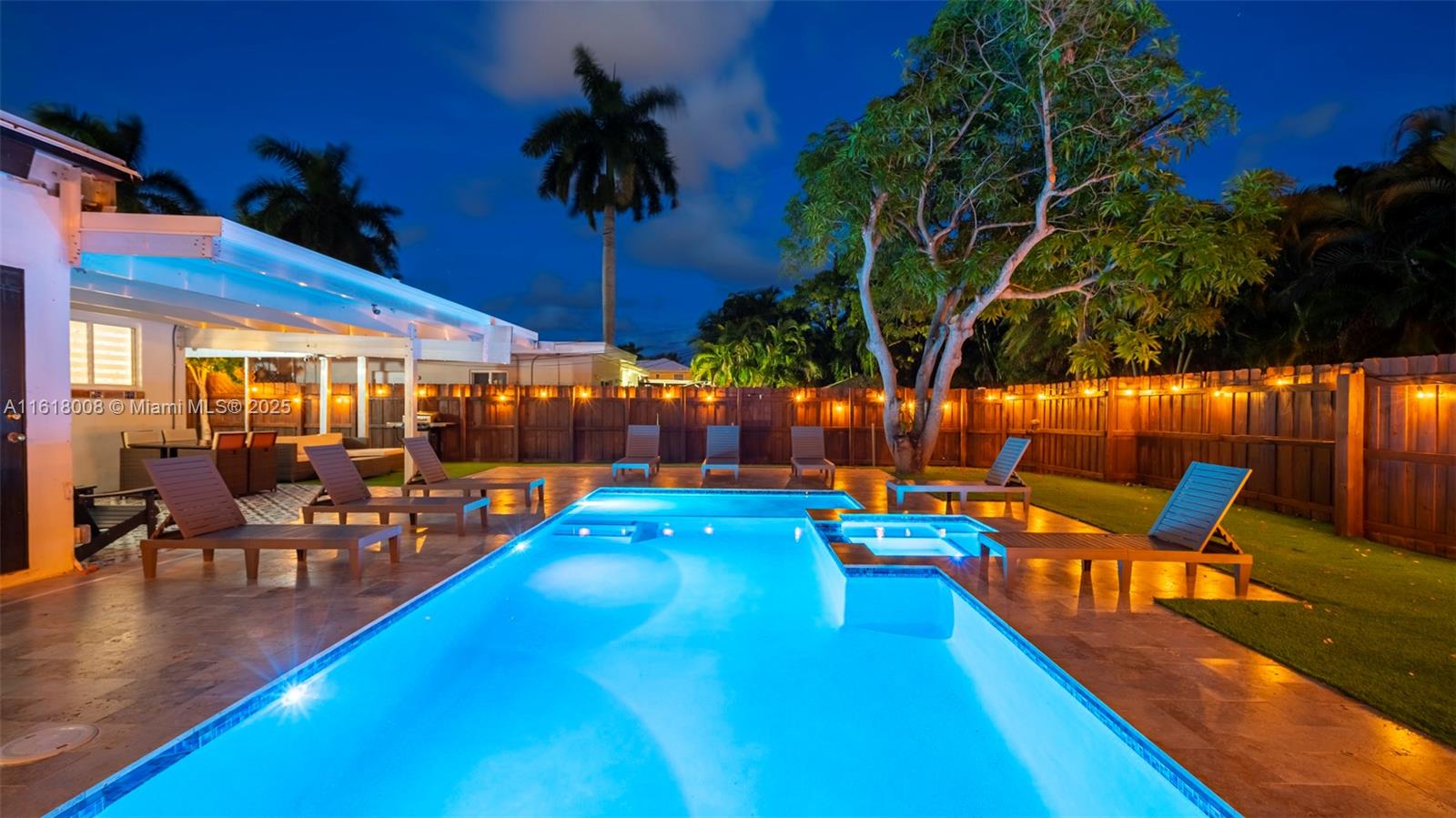 HOLLYWOOD LAKES SEC - Residential