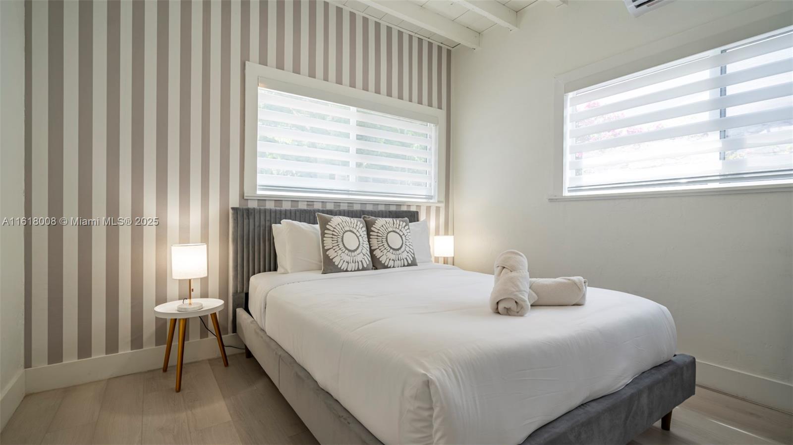 HOLLYWOOD LAKES SEC - Residential