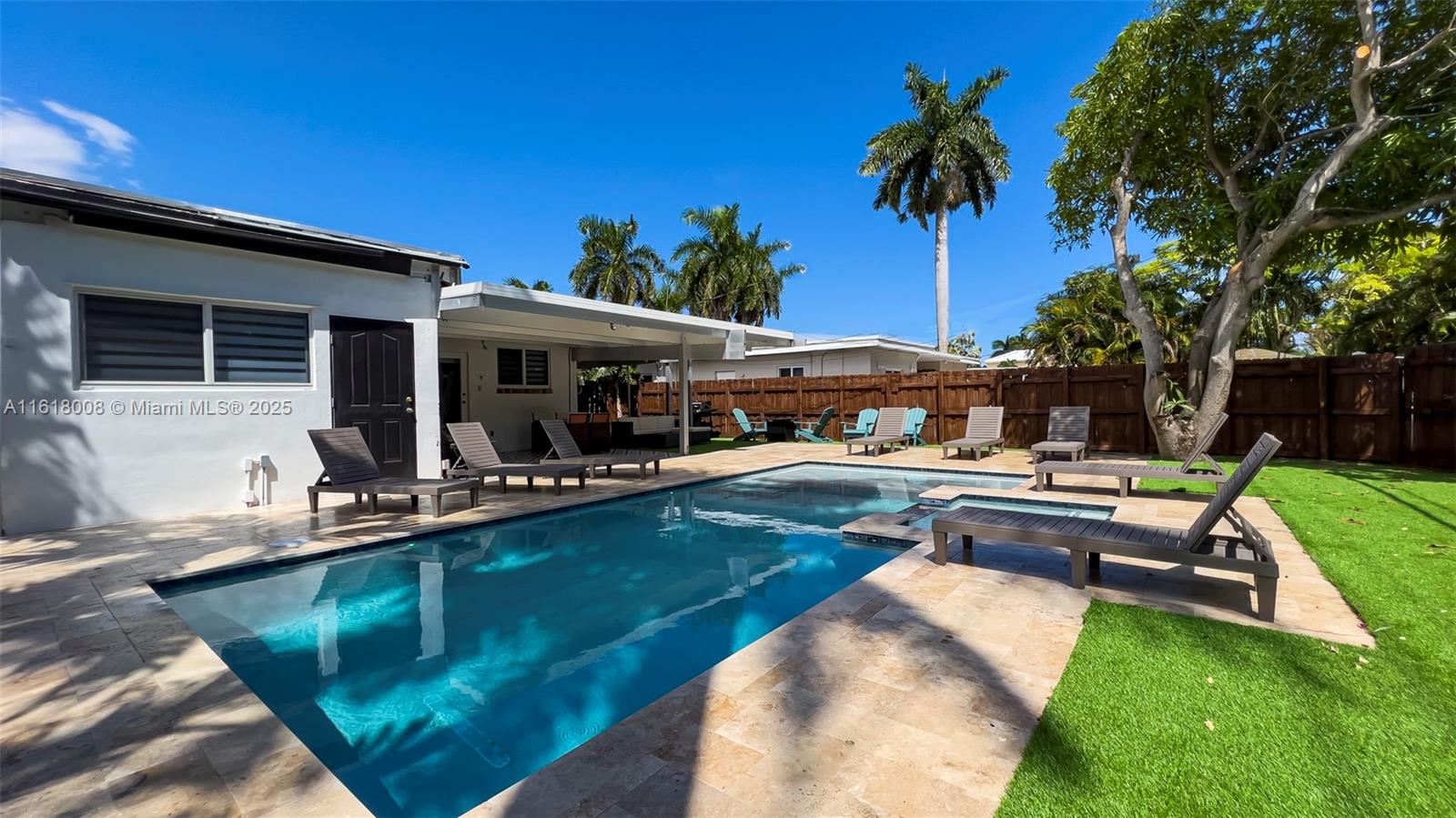 HOLLYWOOD LAKES SEC - Residential