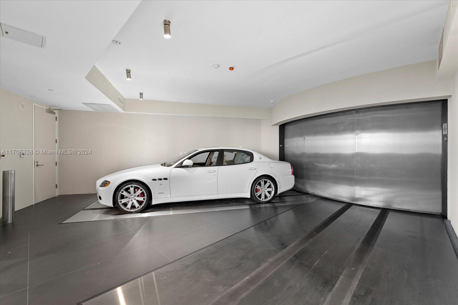 18555 COLLINS AVENUE COND - Residential Lease