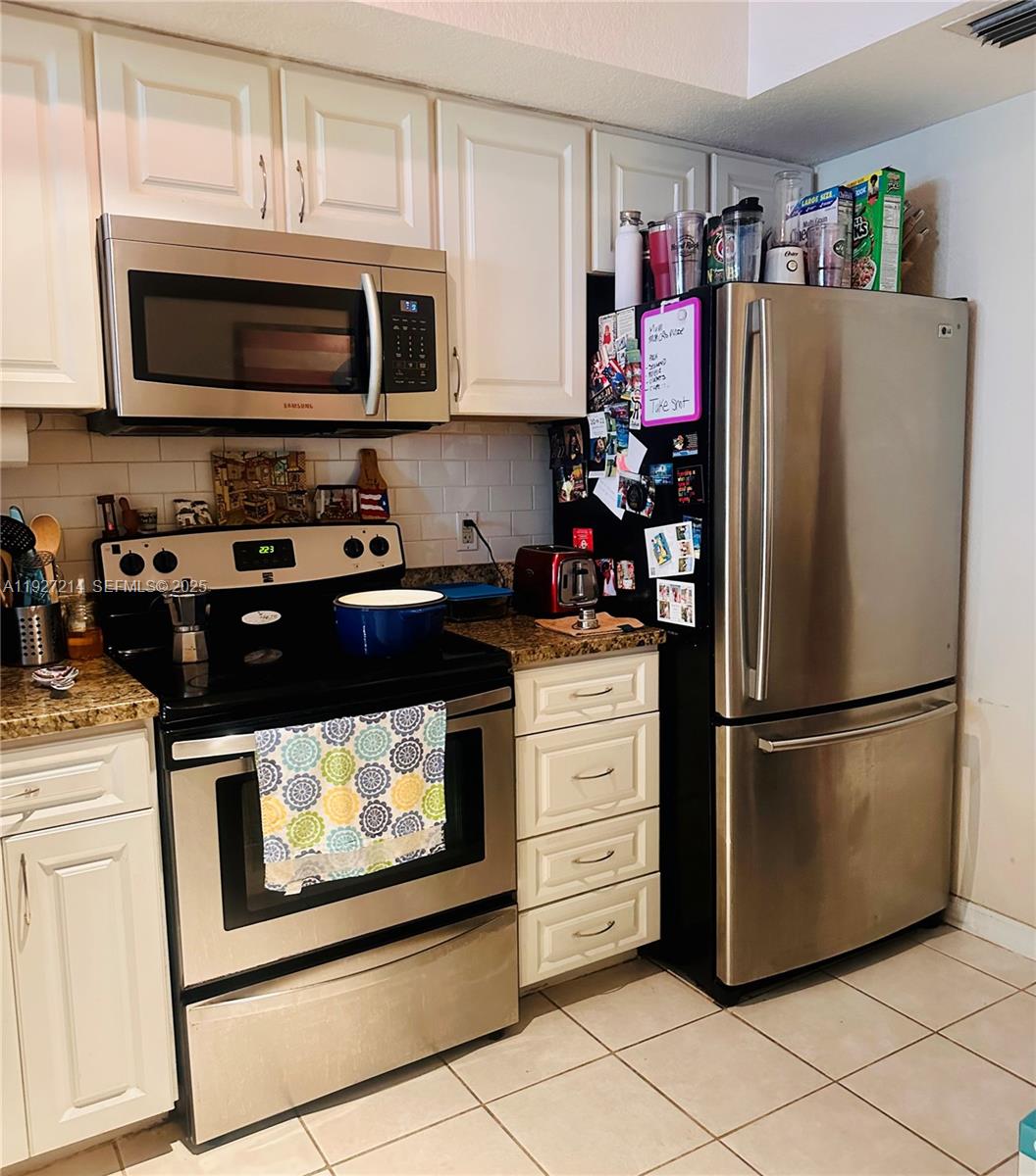 VILLAS DE TUSCANY CONDO - Residential