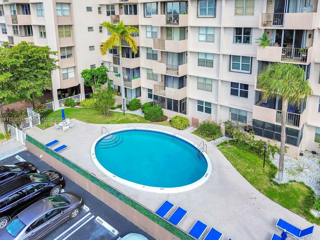 ISLAND CLUB TWO CONDO - Residential