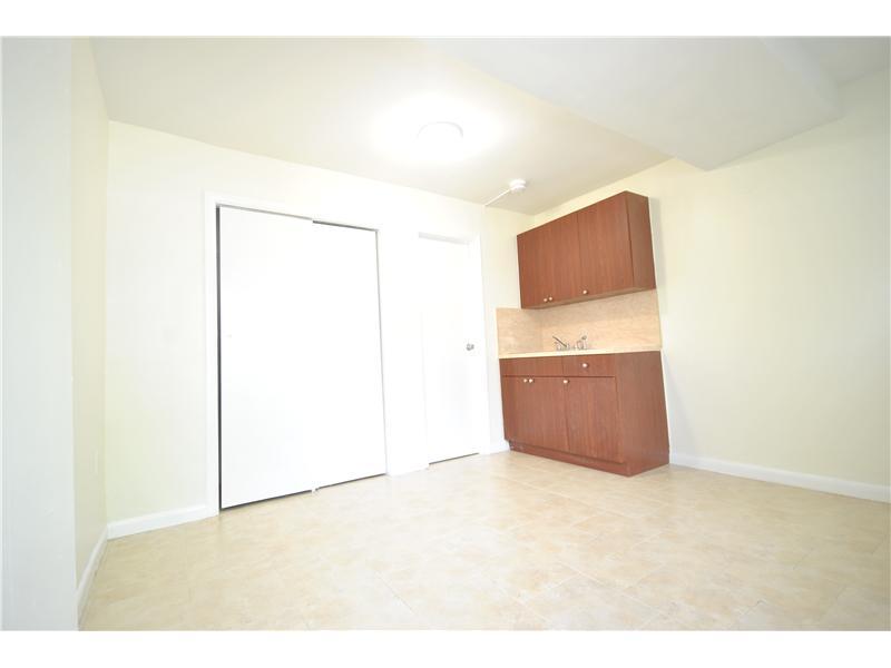 BP 705 LLC - Residential Lease