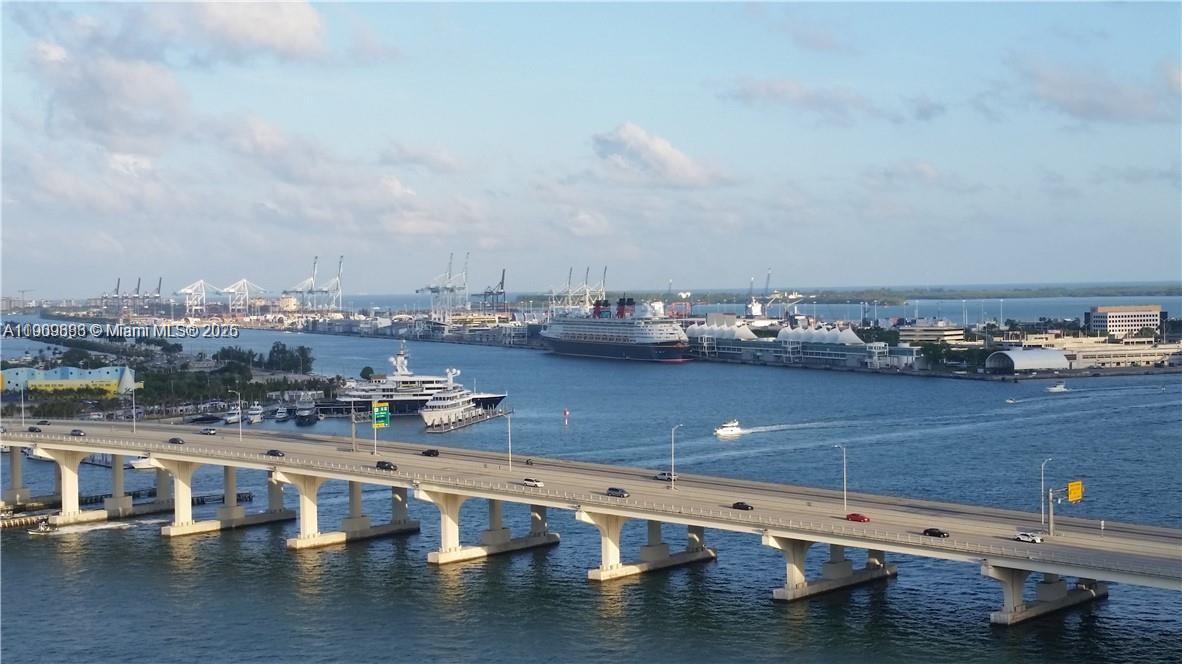 VENETIA CONDO - Residential