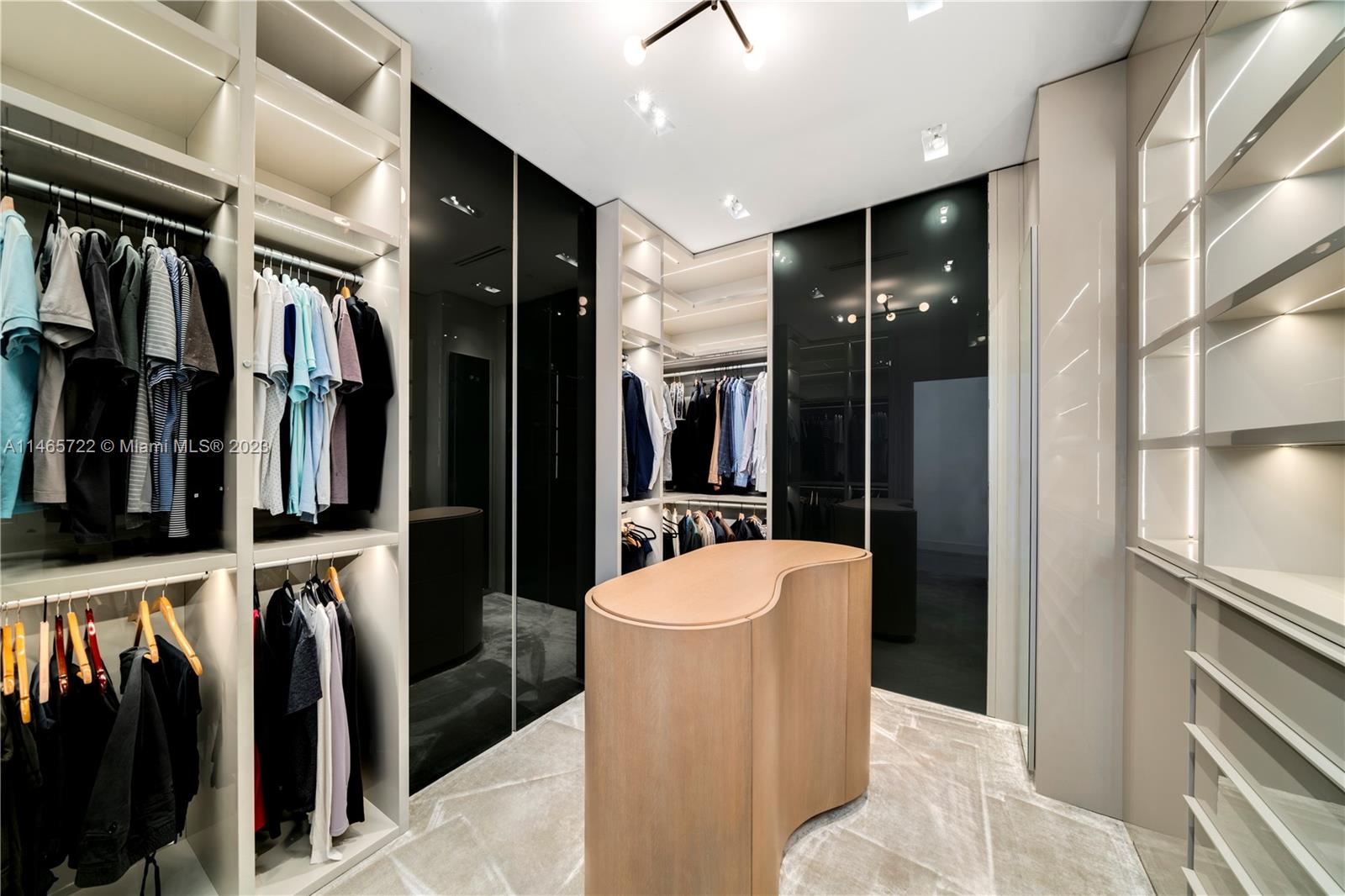 APOGEE CONDO - Residential