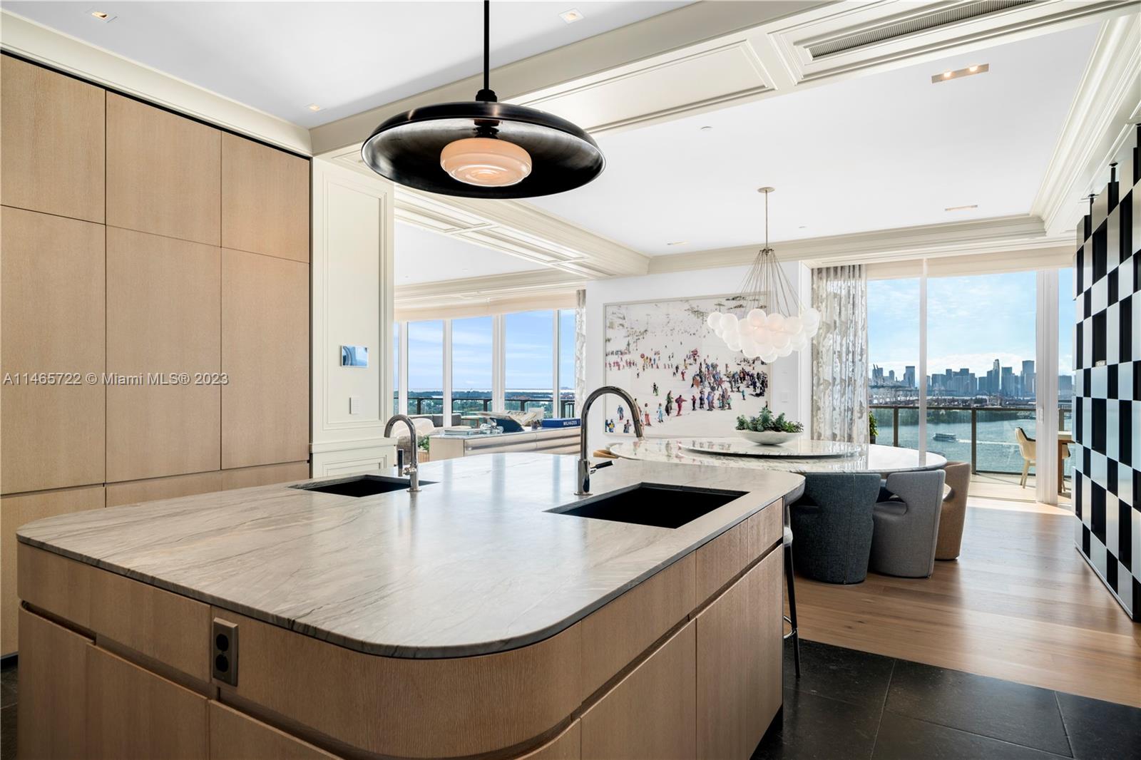 APOGEE CONDO - Residential