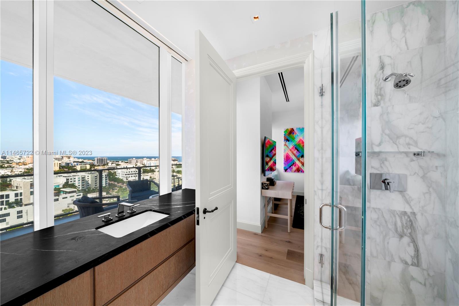 APOGEE CONDO - Residential