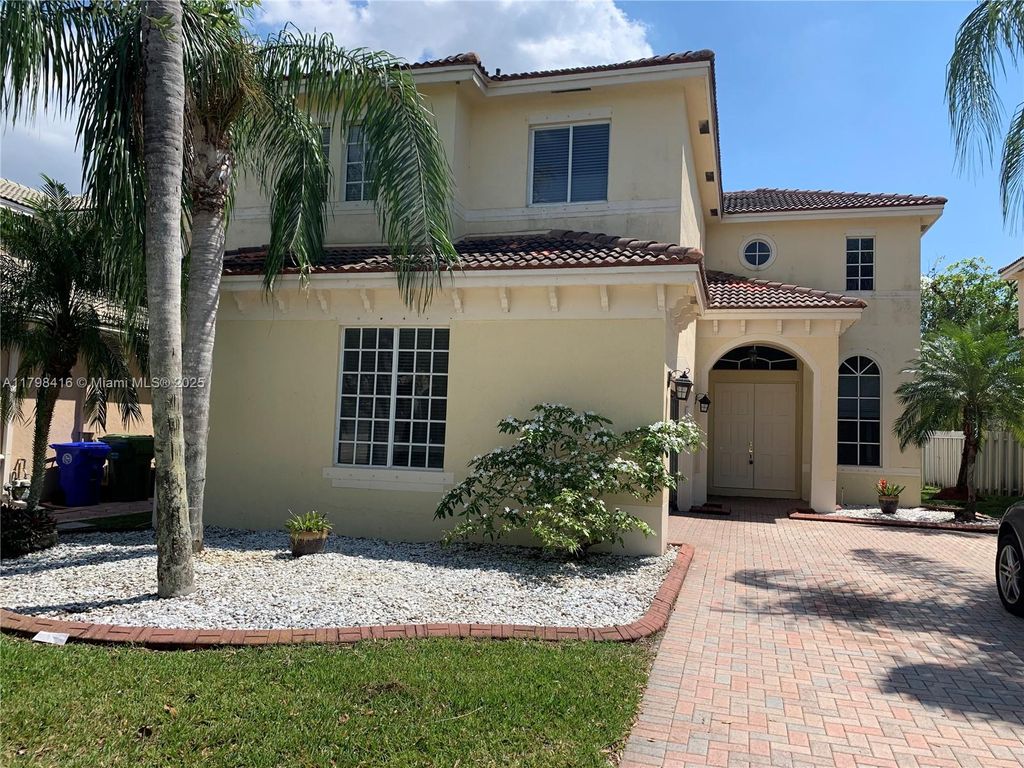 Photo of 19462 SW 68th St, Pembroke Pines, FL 33332 (MLS # A11798416)