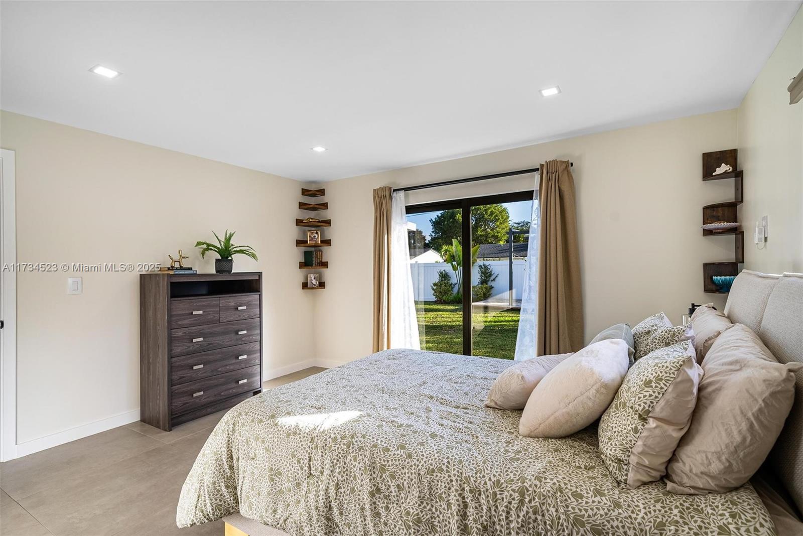 LAKE HEIGHTS - Residential
