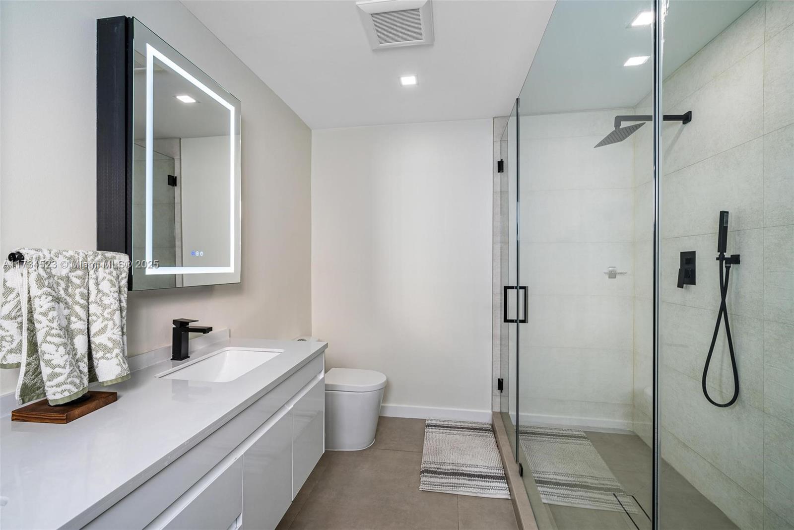 LAKE HEIGHTS - Residential