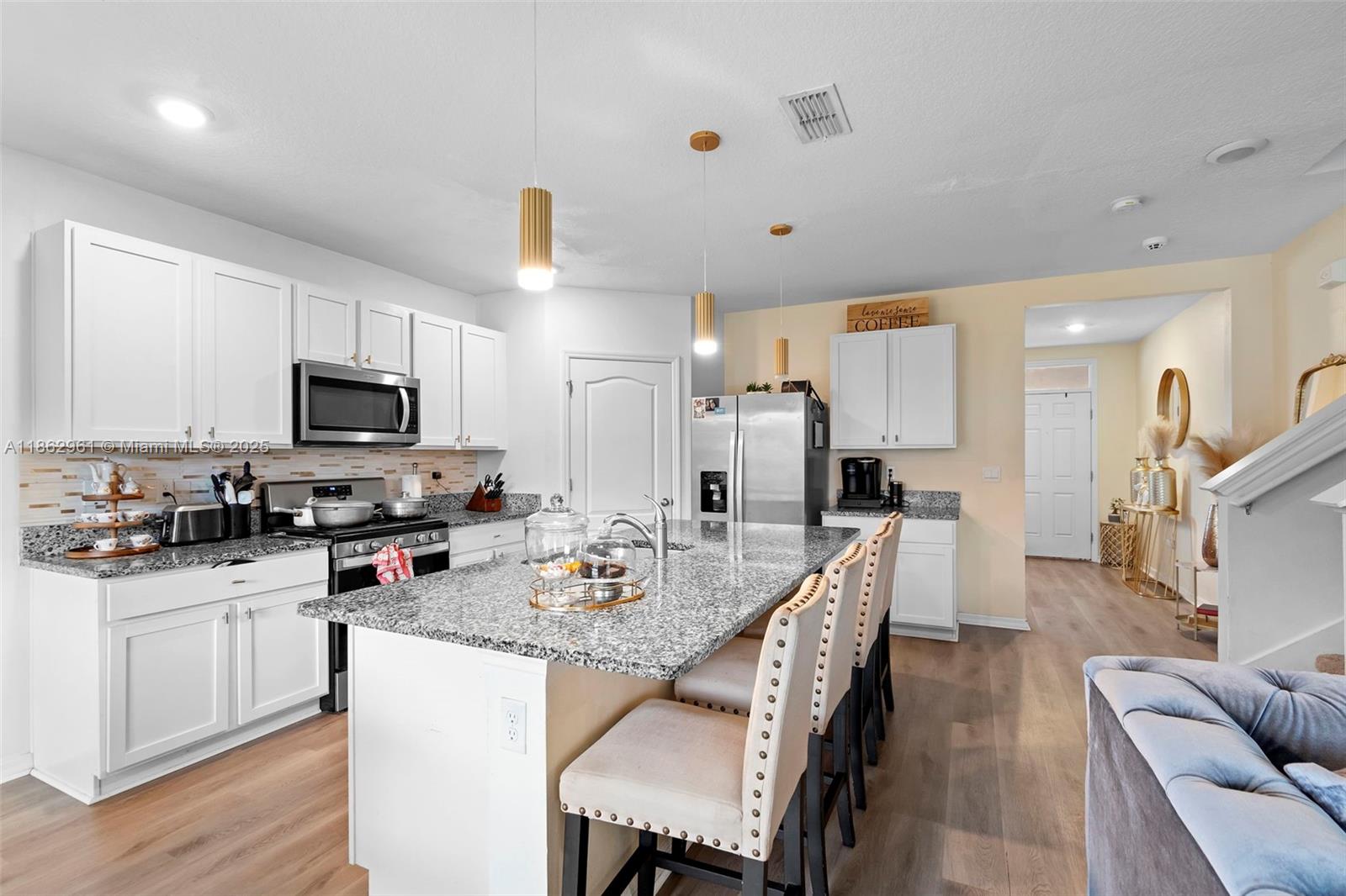 570 Lazio Cir