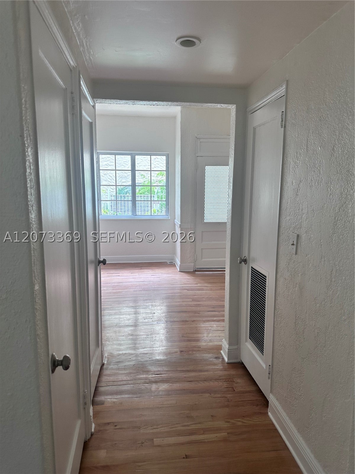 1560 Jefferson Ave 4