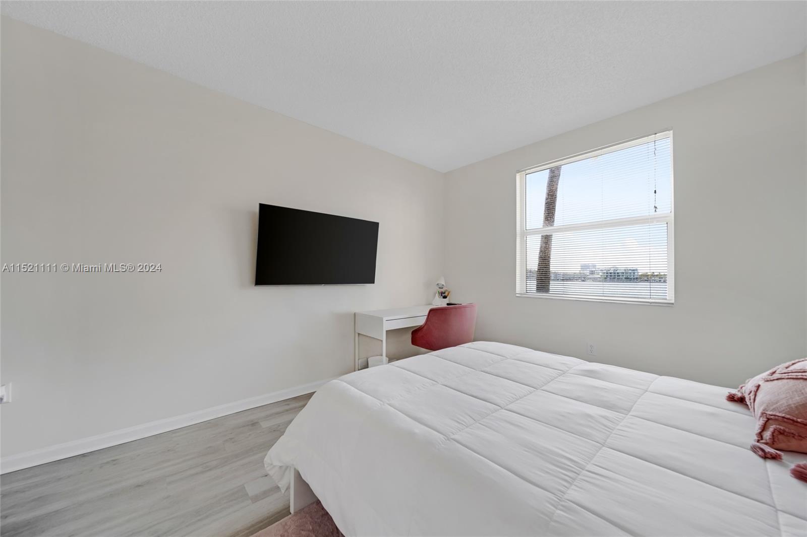PORTO BELLAGIO CONDO - Residential