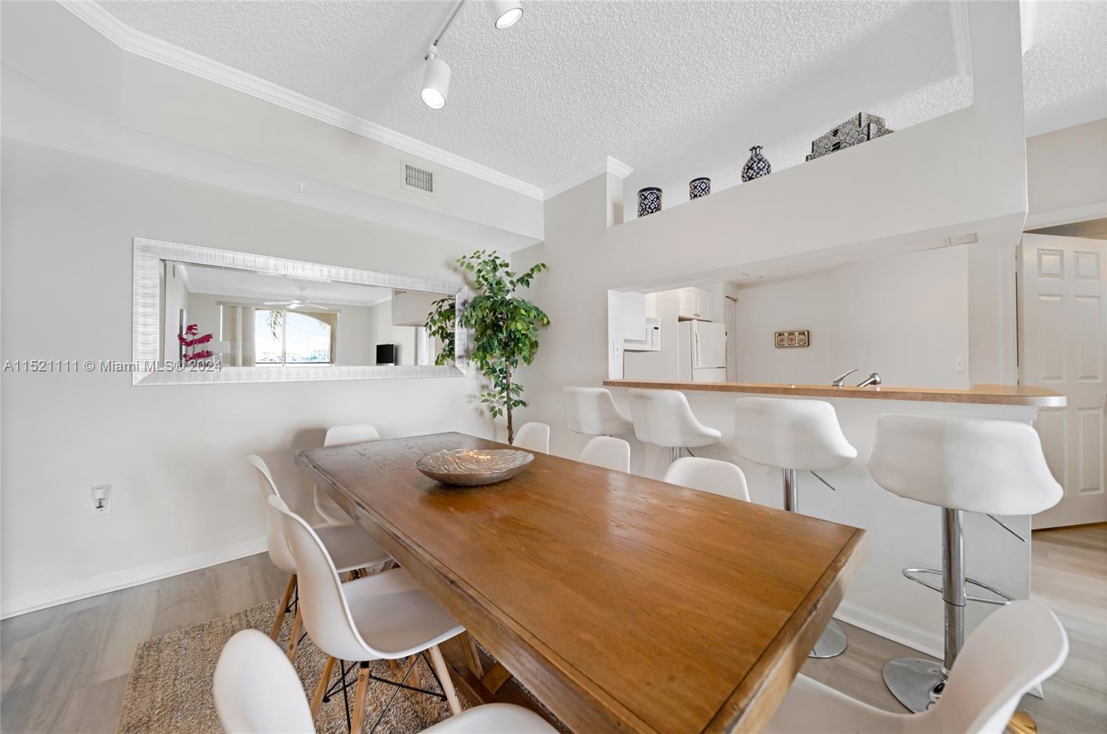 PORTO BELLAGIO CONDO - Residential