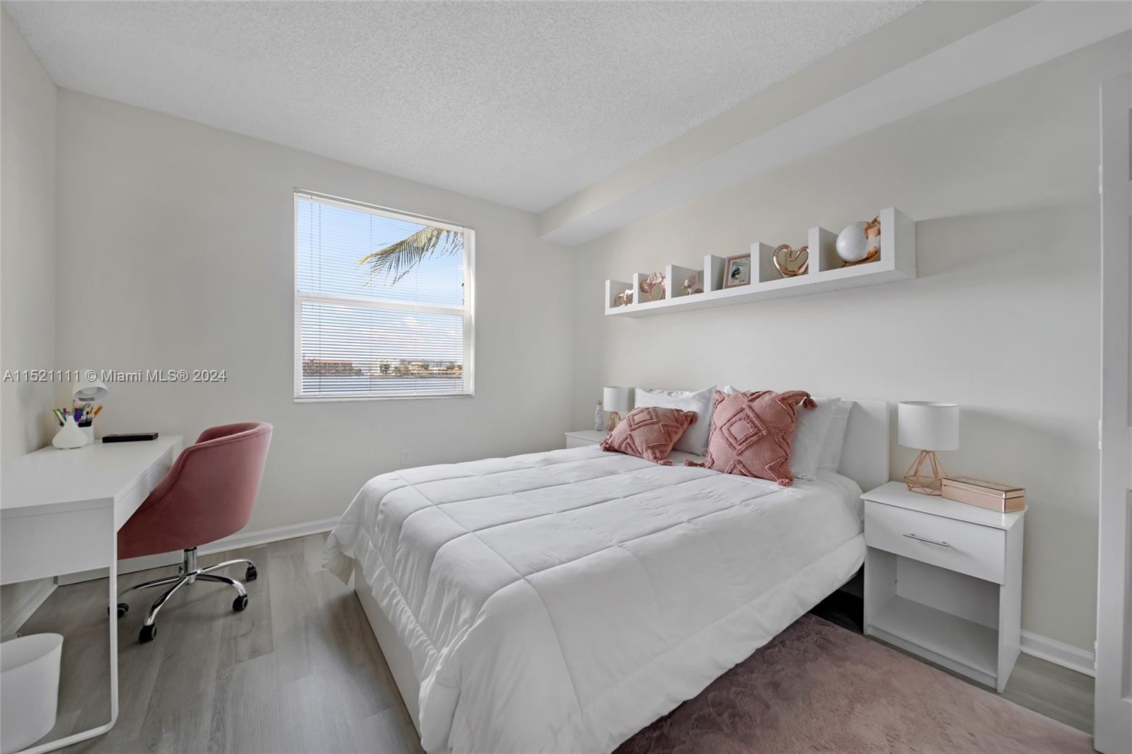 PORTO BELLAGIO CONDO - Residential