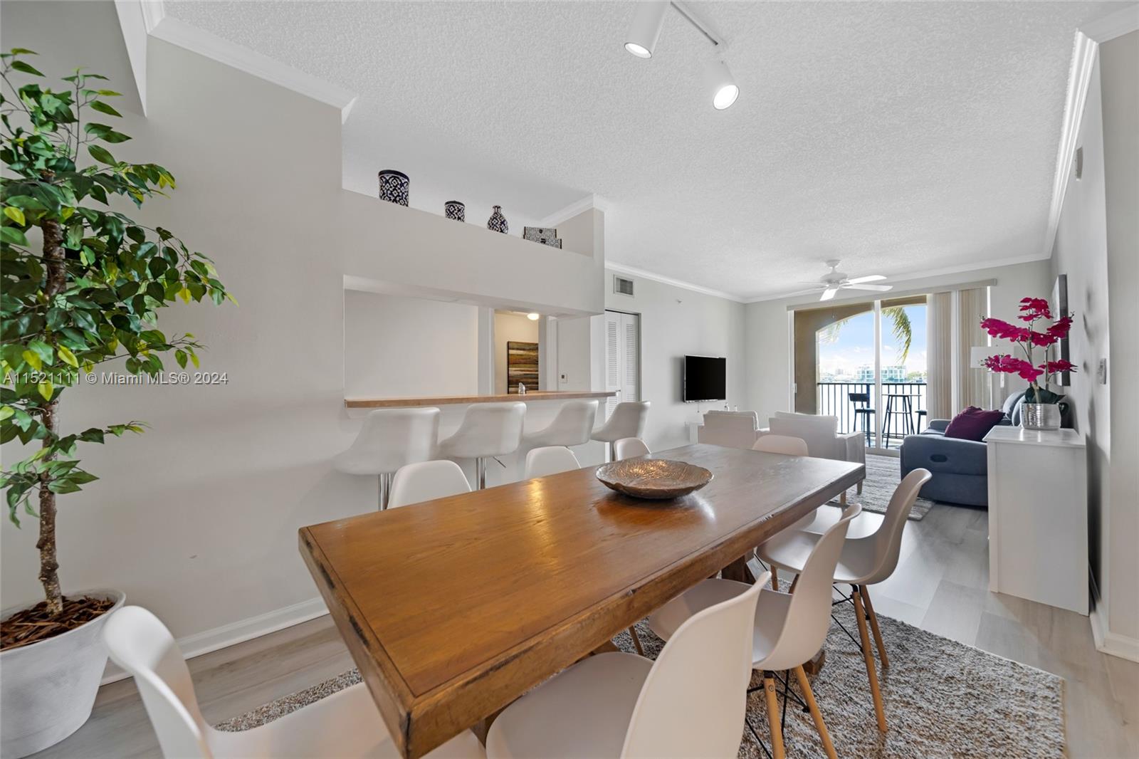 PORTO BELLAGIO CONDO - Residential