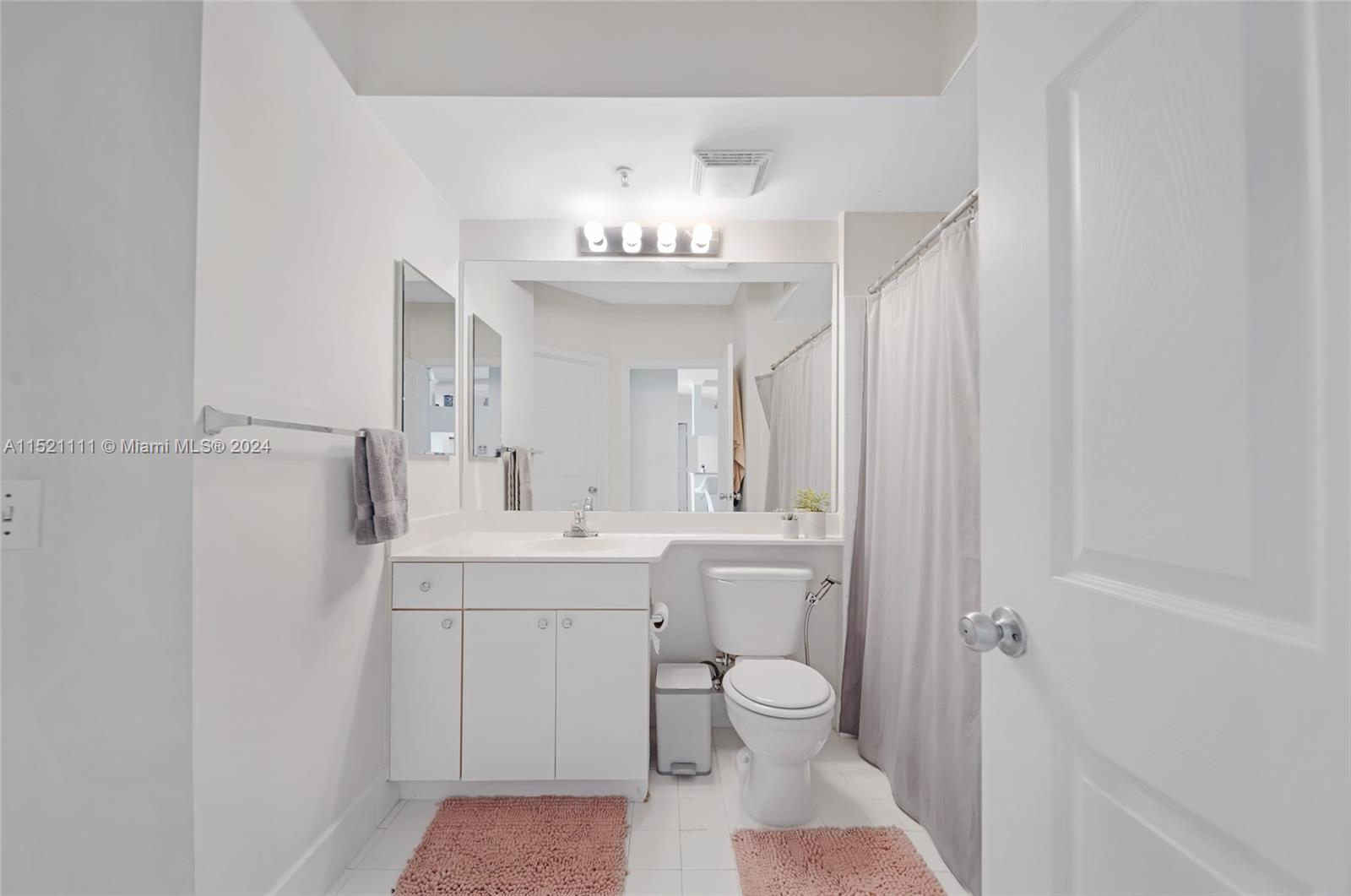 PORTO BELLAGIO CONDO - Residential