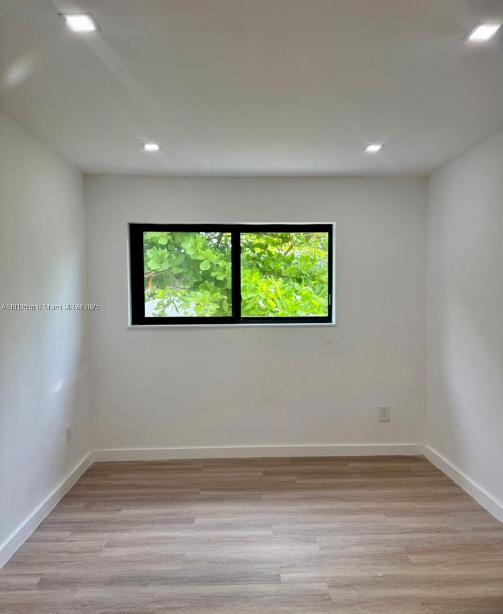 DIXIE HWY PARK - Residential Lease