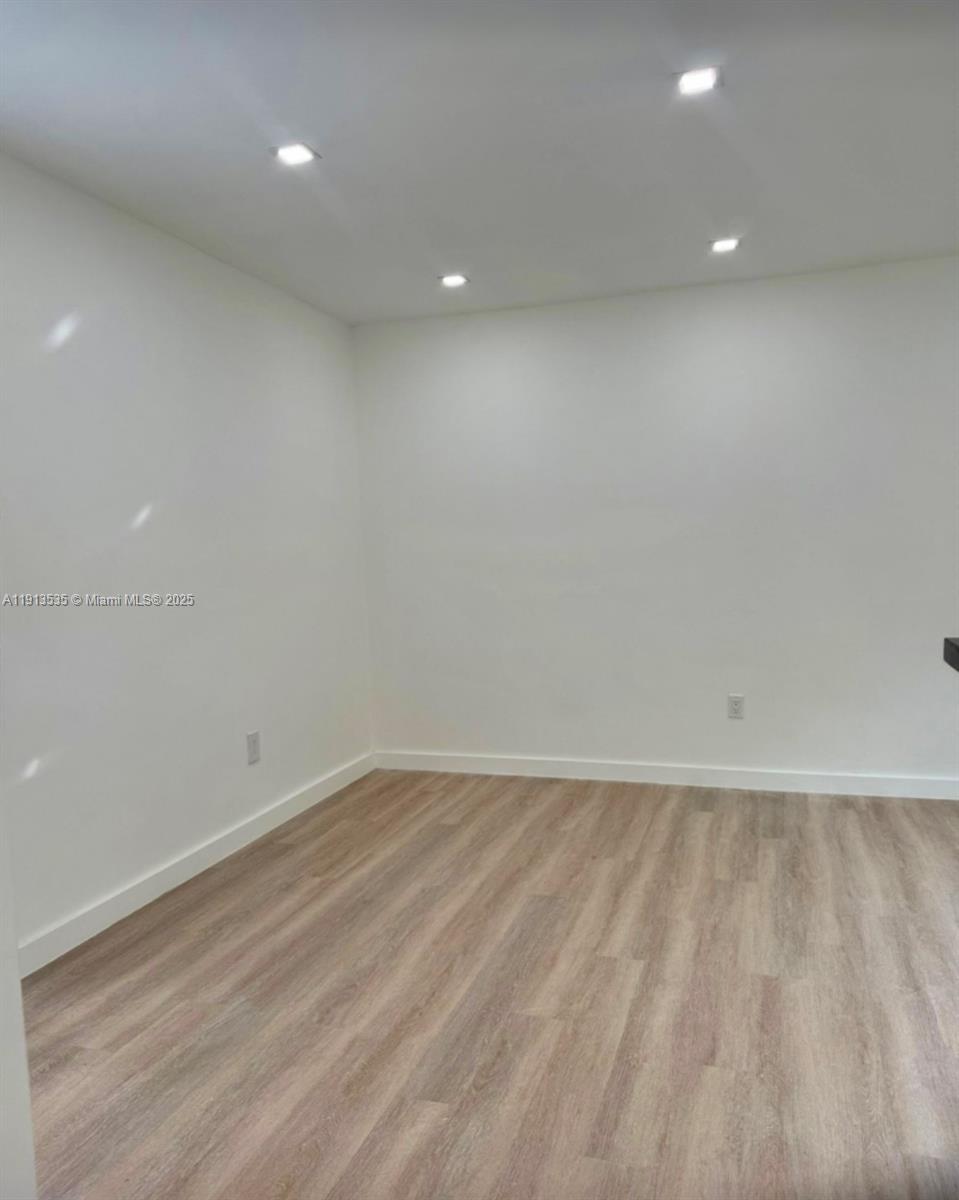 DIXIE HWY PARK - Residential Lease