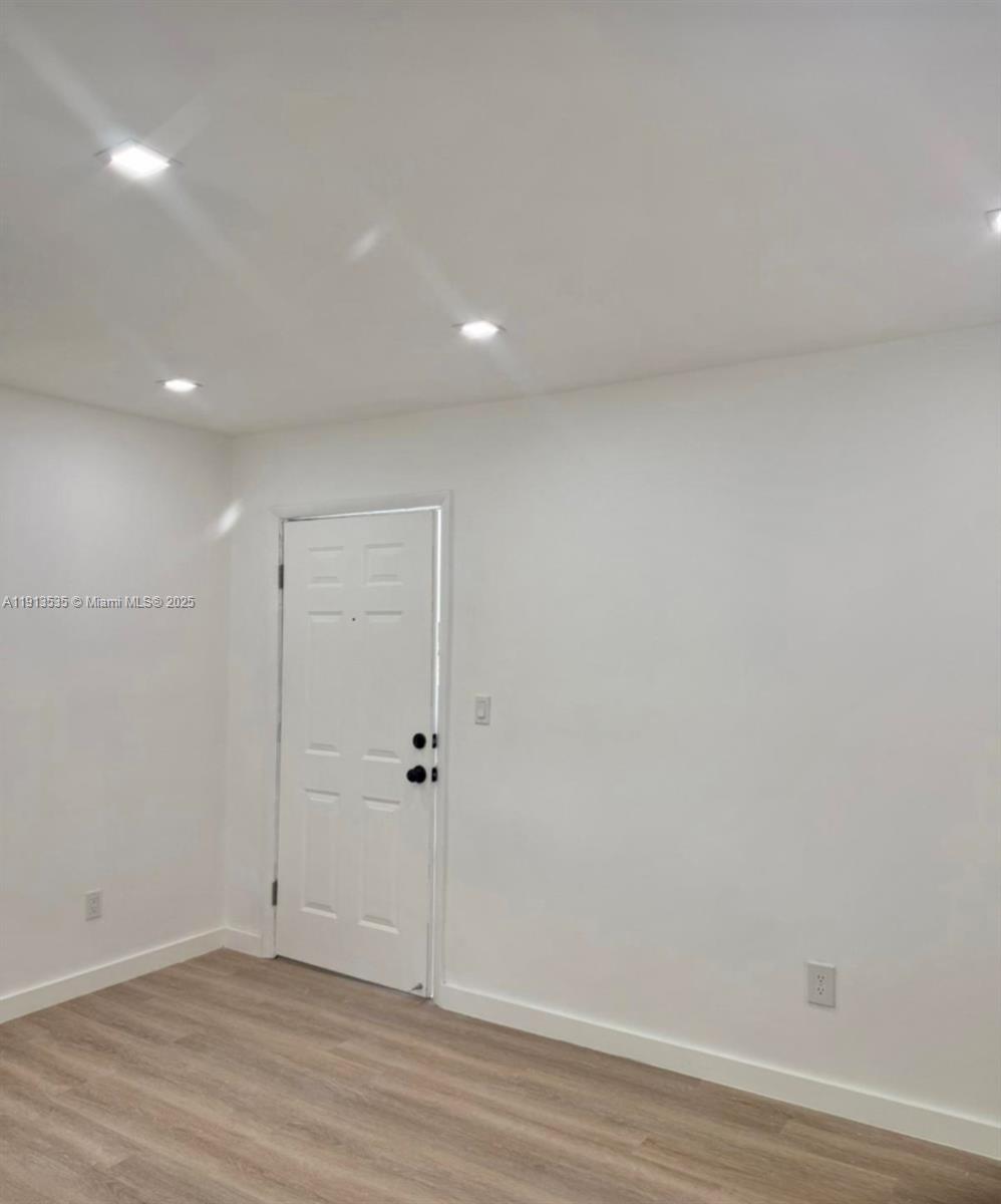 DIXIE HWY PARK - Residential Lease