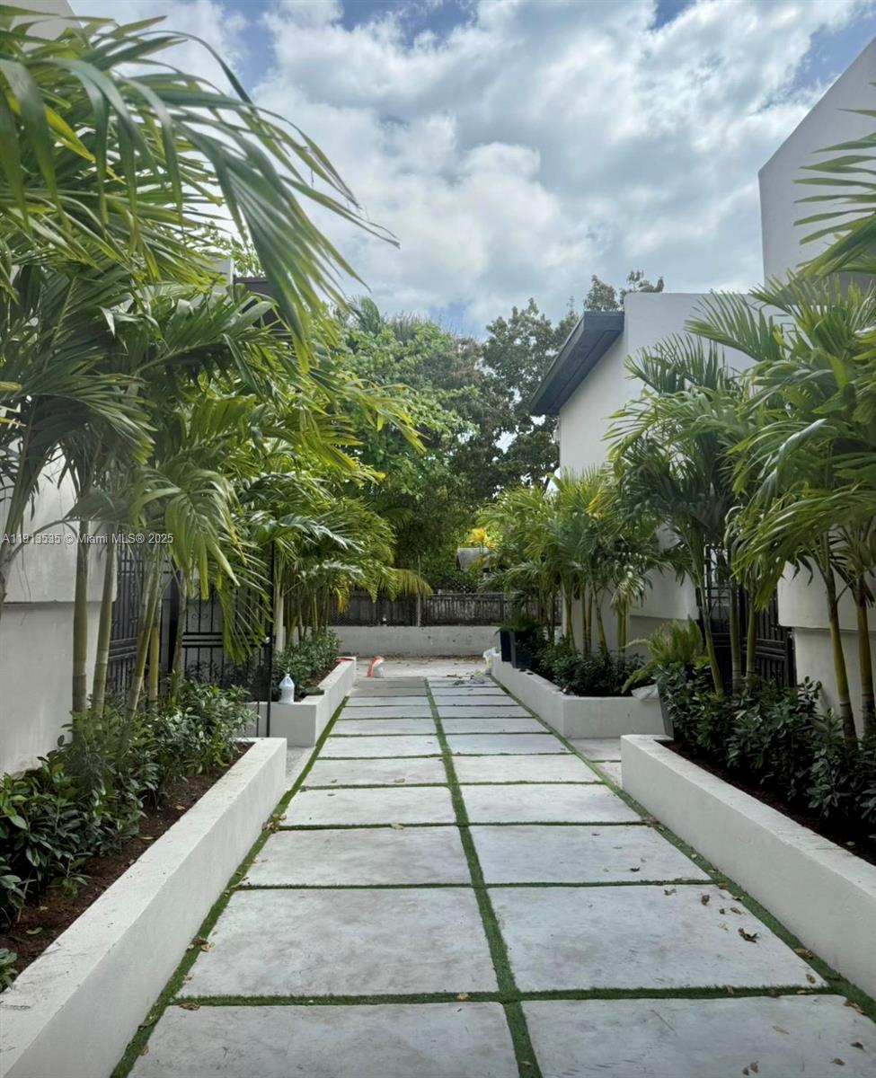 DIXIE HWY PARK - Residential Lease