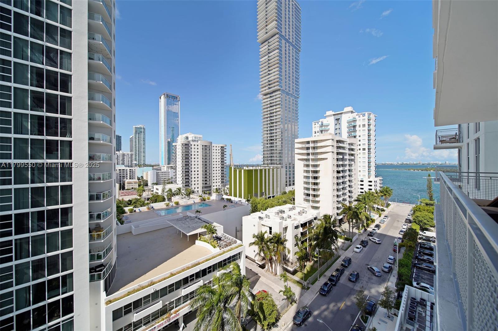 2150 N Bayshore Dr 1807, Miami, Broward County, Florida - 1 Bedrooms  
1 Bathrooms - 