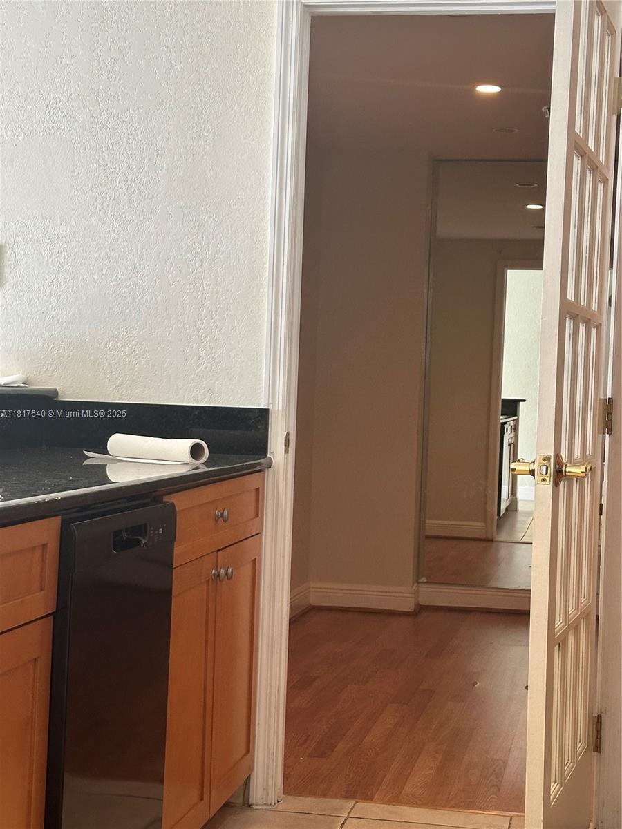 10350 W Bay Harbor Dr 4F