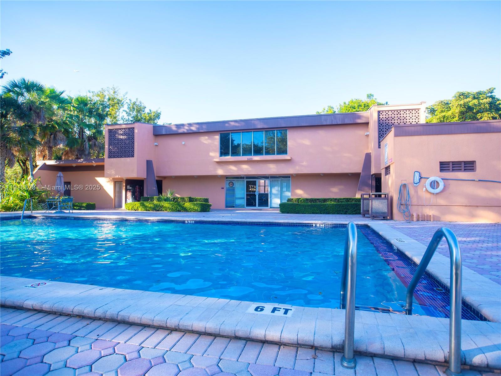 VERSAILLES GARDENS II CON - Residential Lease