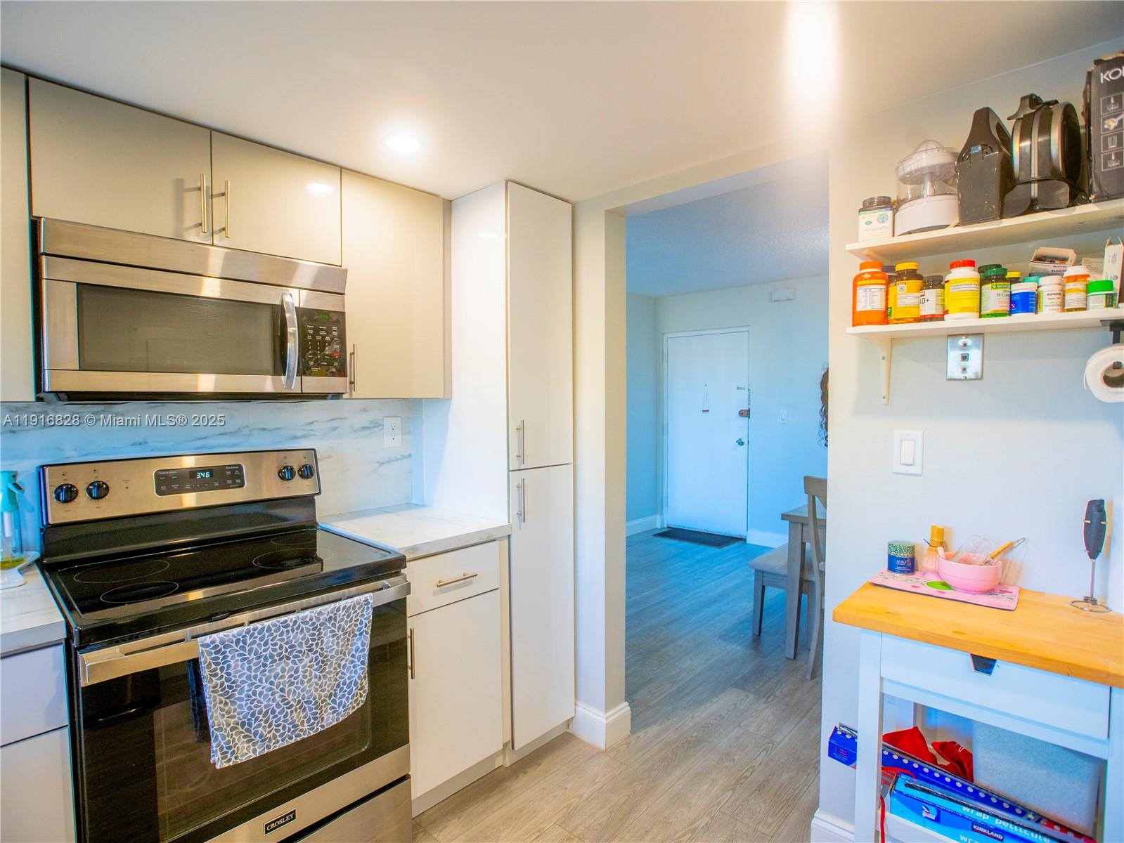 VERSAILLES GARDENS II CON - Residential Lease