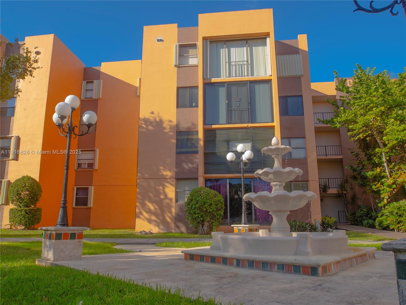 VERSAILLES GARDENS II CON - Residential Lease