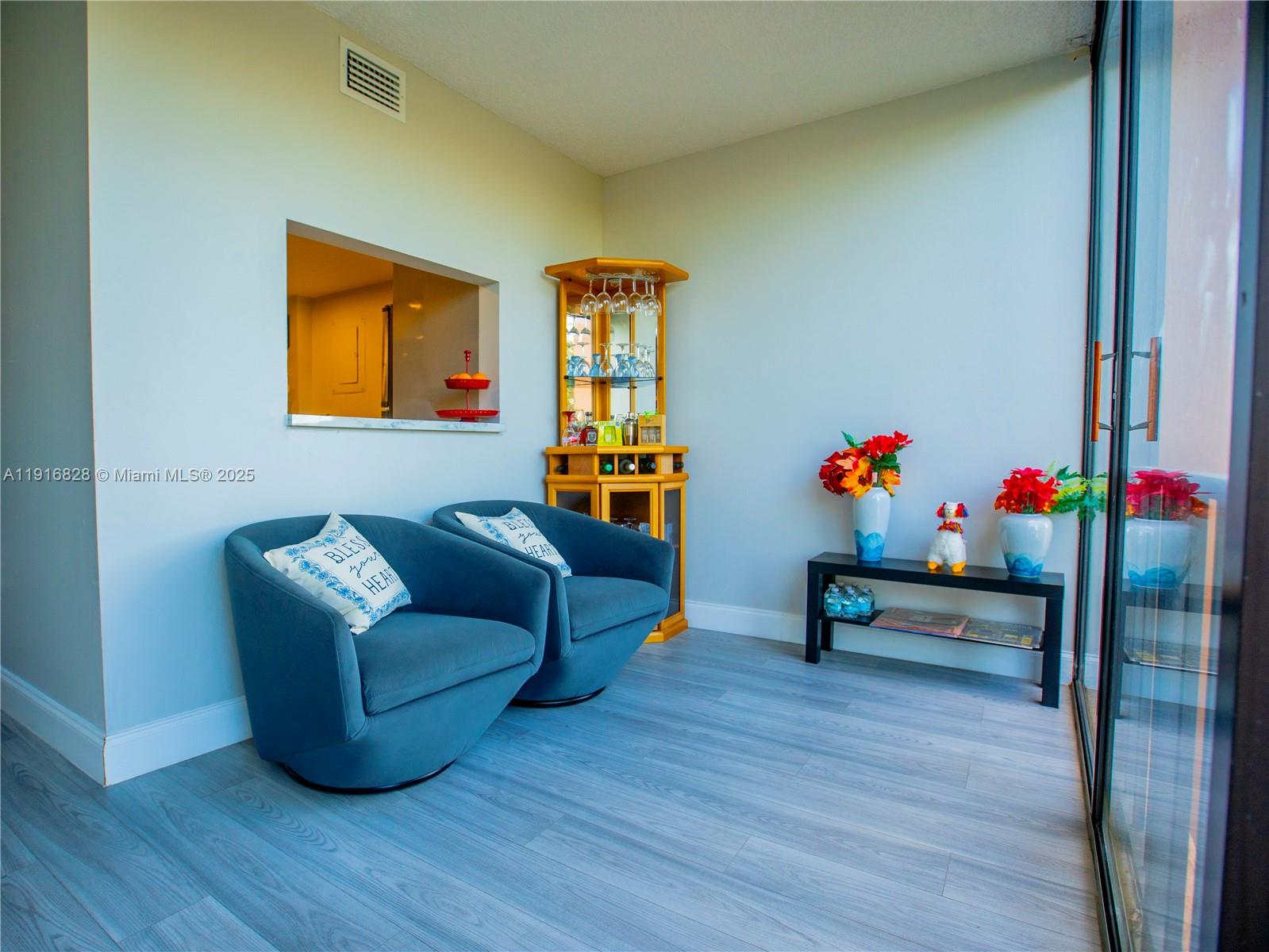 VERSAILLES GARDENS II CON - Residential Lease