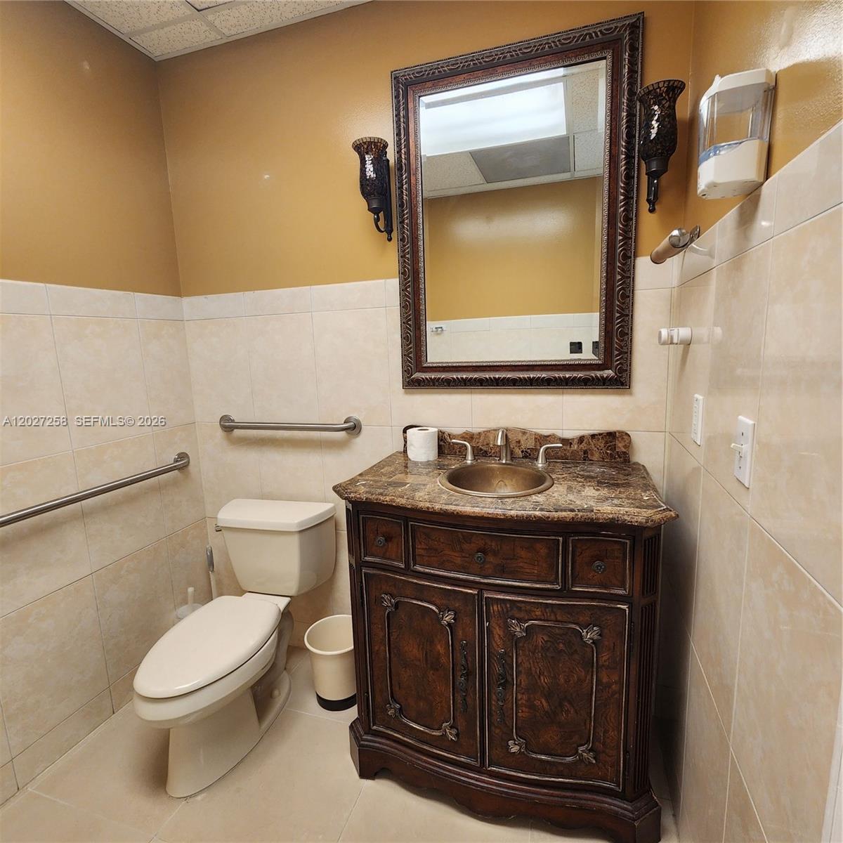 5220 S University Dr 204C