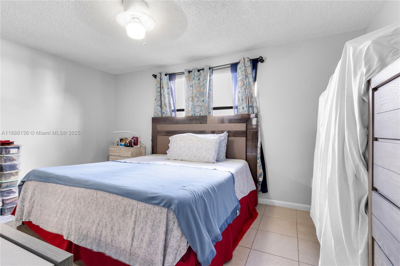 LAKESHORE CONDO #9 - Residential