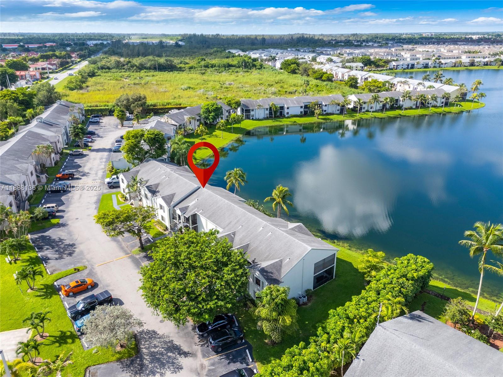 LAKESHORE CONDO #9 - Residential