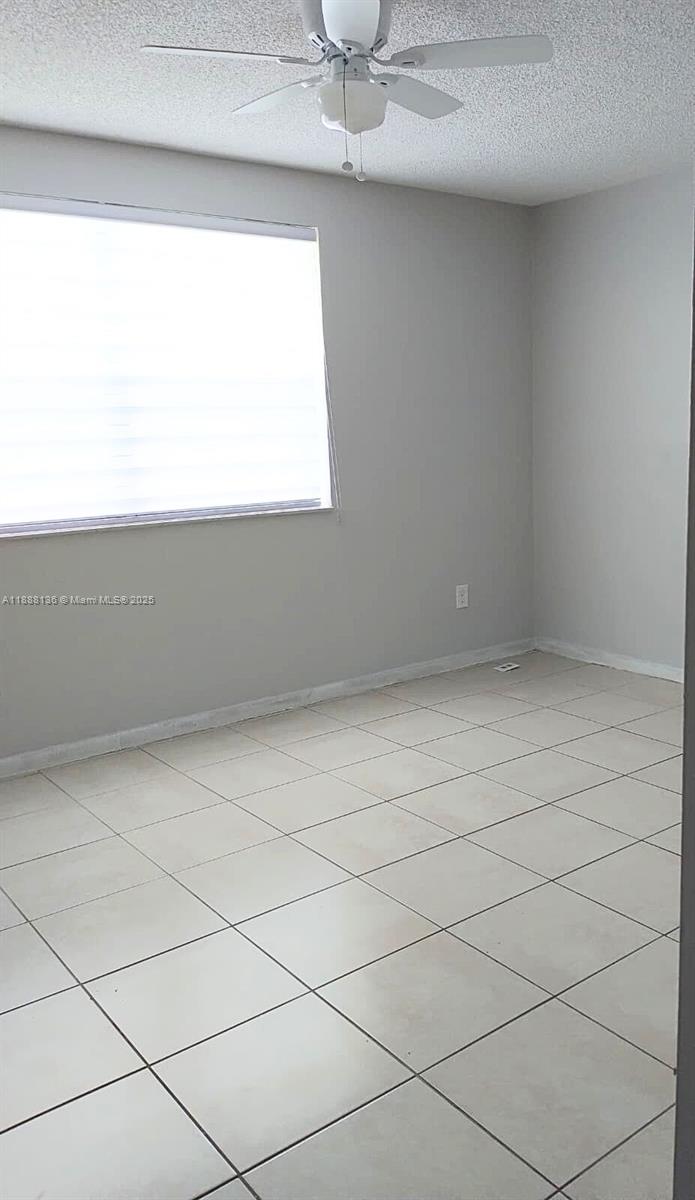 LAKESHORE CONDO #9 - Residential