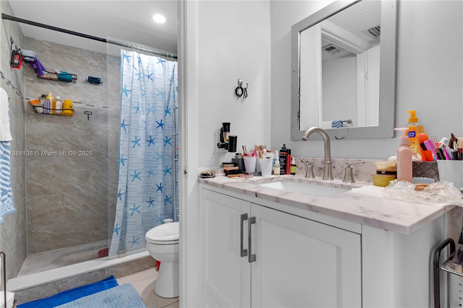 LAKESHORE CONDO #9 - Residential