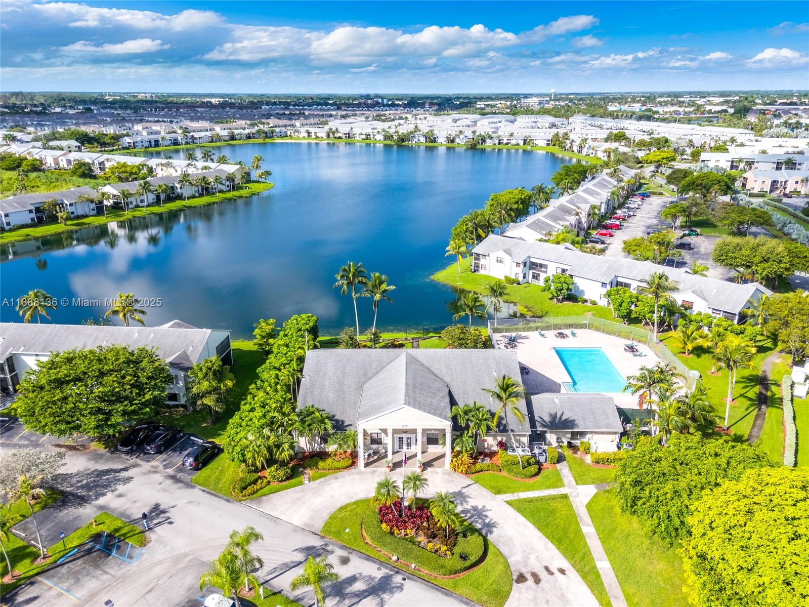 LAKESHORE CONDO #9 - Residential