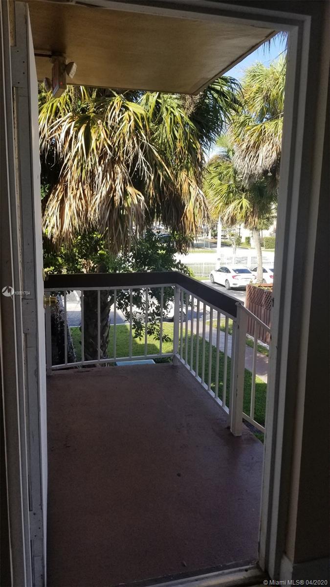 THE MEADOWS LAKE NORTH CO - Residential Lease