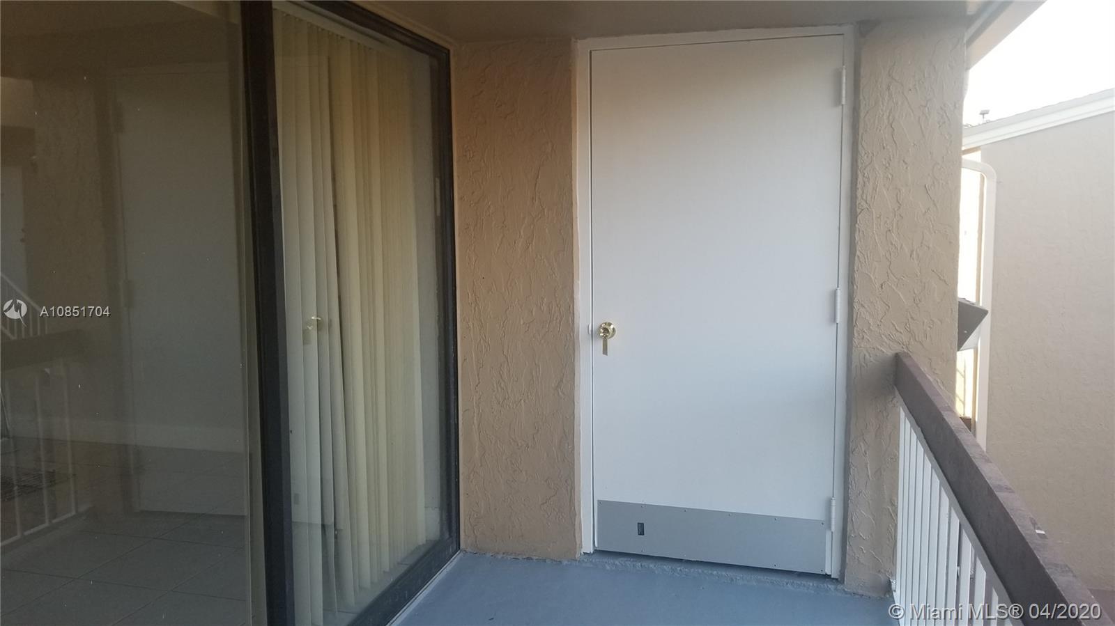 THE MEADOWS LAKE NORTH CO - Residential Lease