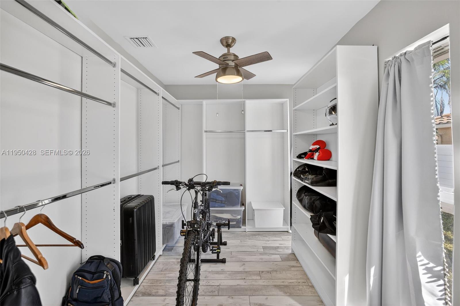 JACARANDA LAKES SEC 1 - Residential