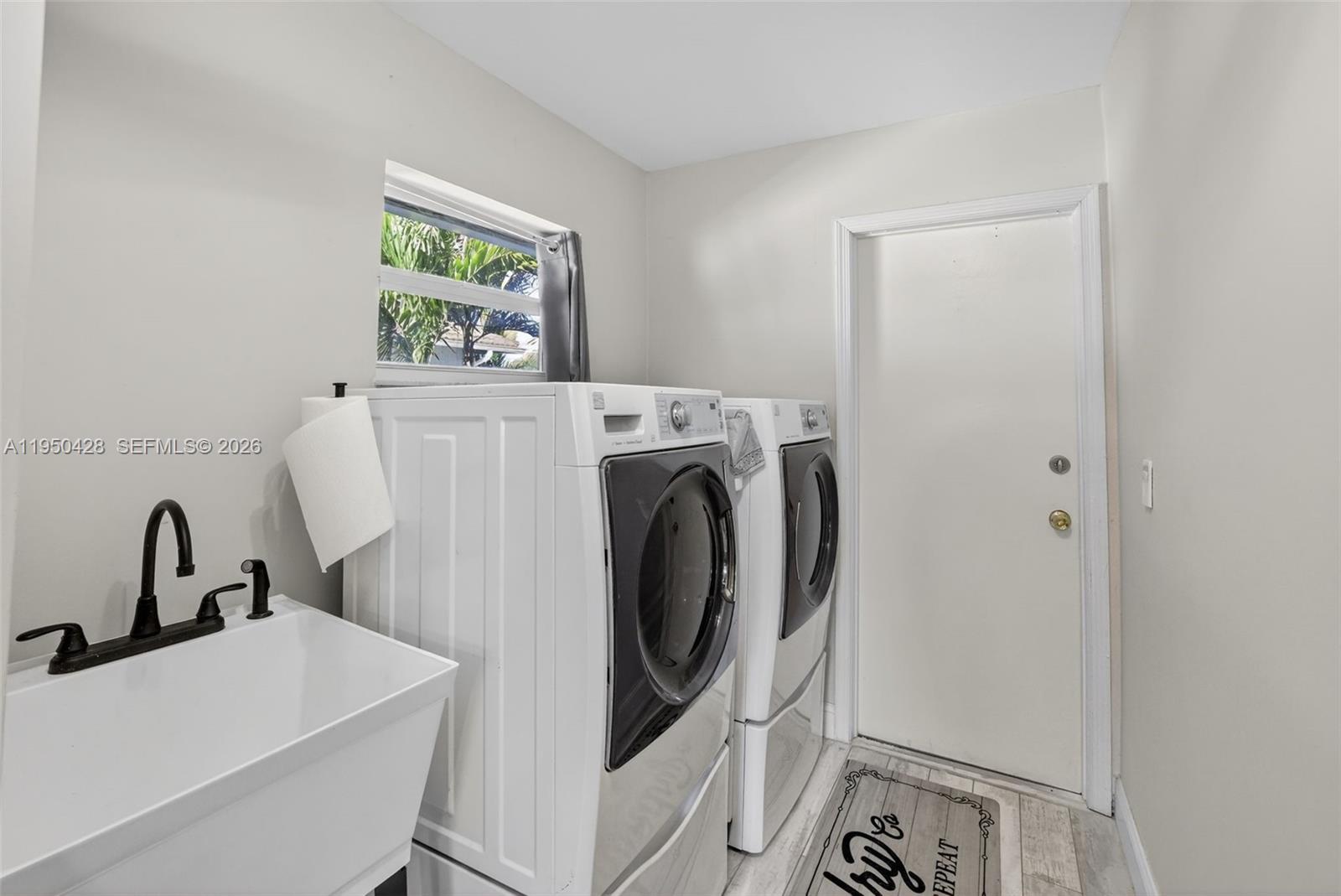 JACARANDA LAKES SEC 1 - Residential