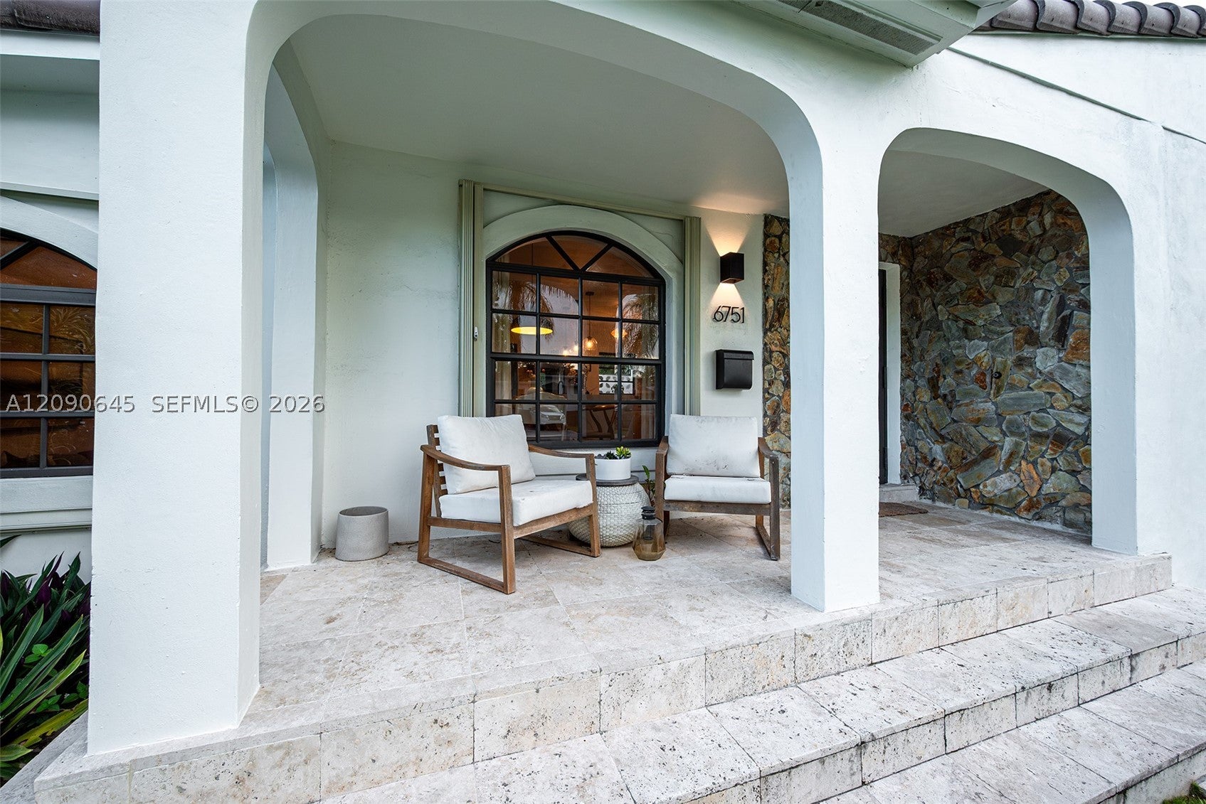 6751 SW 30th St, Miami, FL, 33155/$895,000 2 6751 SW 30th St