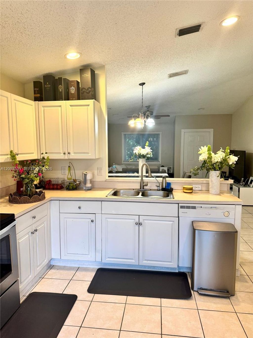 Photo of 20841 NW 2nd St, Pembroke Pines, FL 33029 (MLS # A12003501)