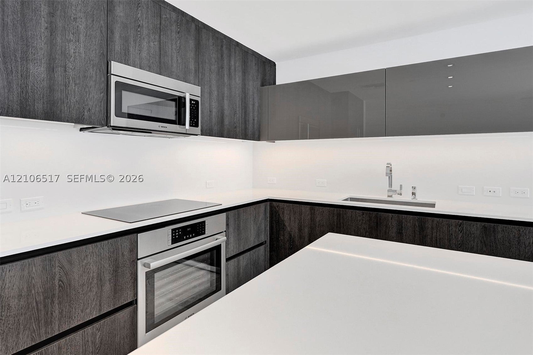 88 SW 7th St 910