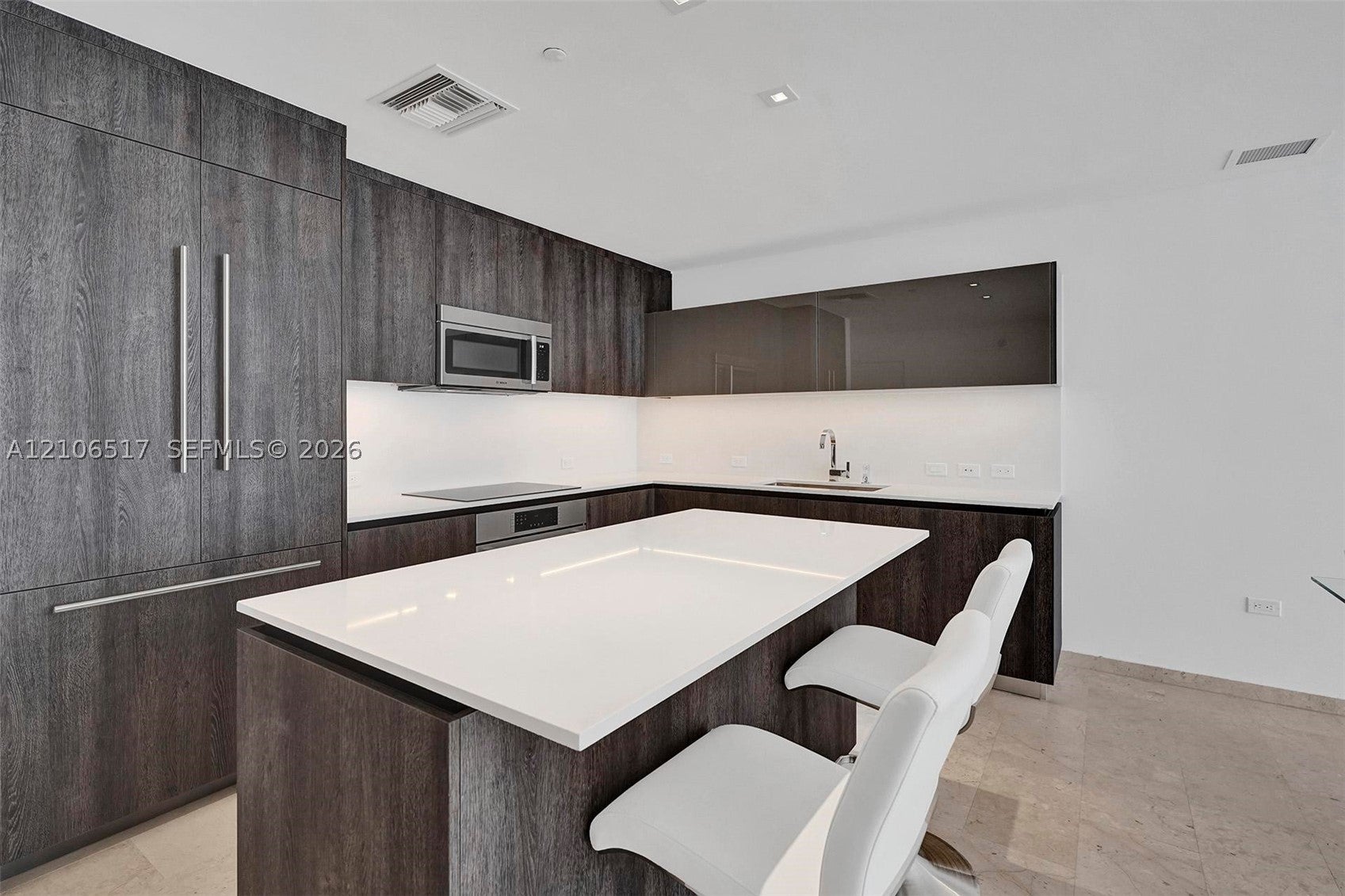 88 SW 7th St 910