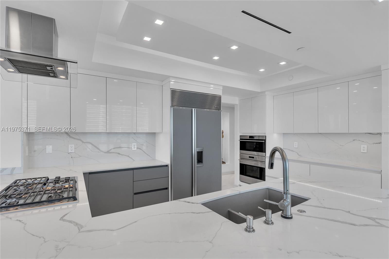 DIPLOMAT OCEANFRONT RESID - Residential