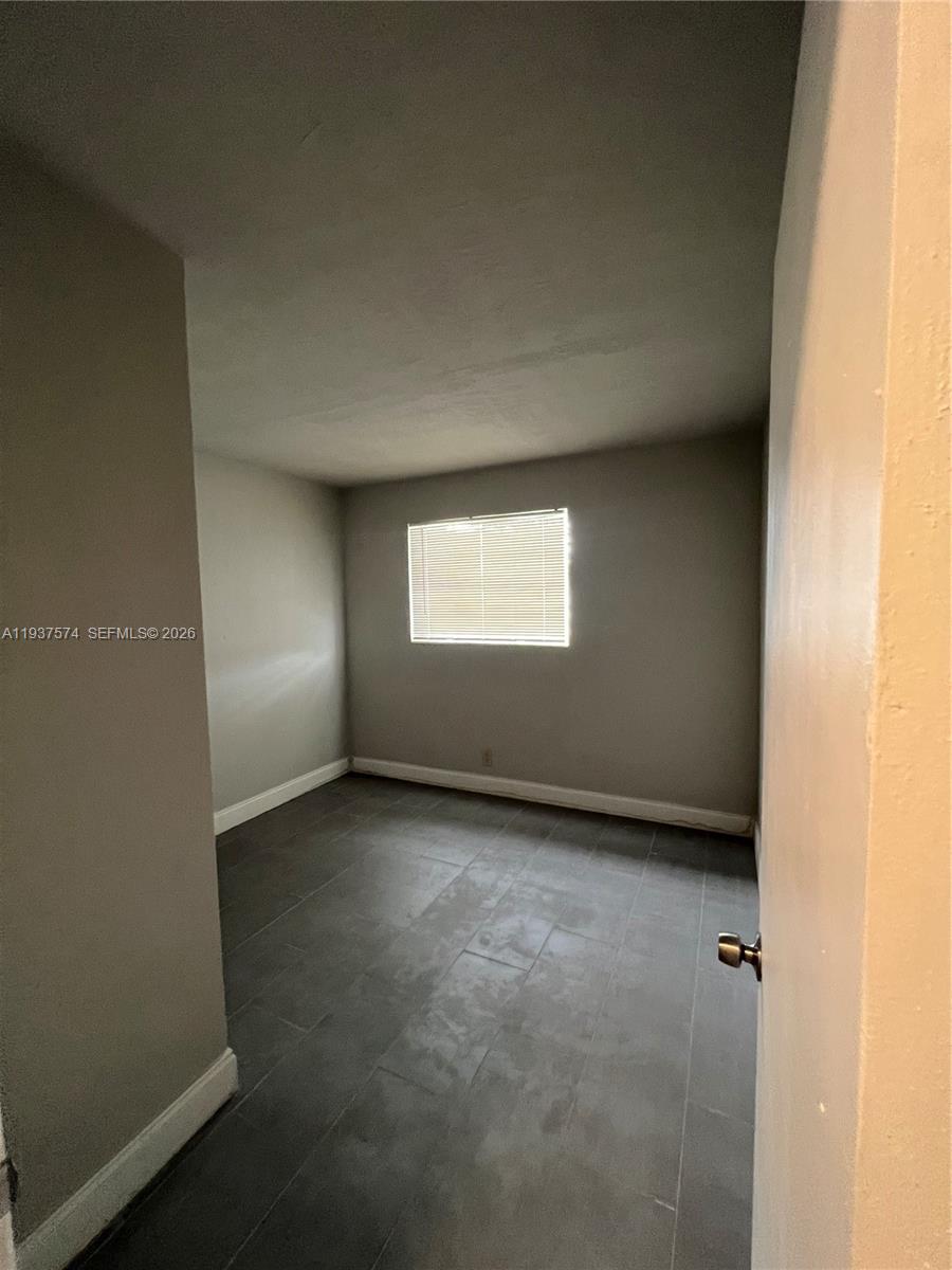 TWIN LAKES HOMES - Residential