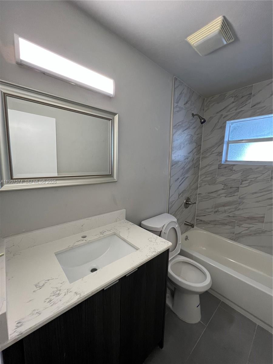 TWIN LAKES HOMES - Residential